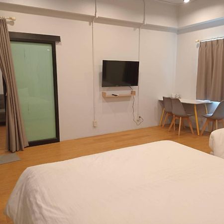 Shade House - Bitec Bangna Hotel Bangkok Eksteriør billede